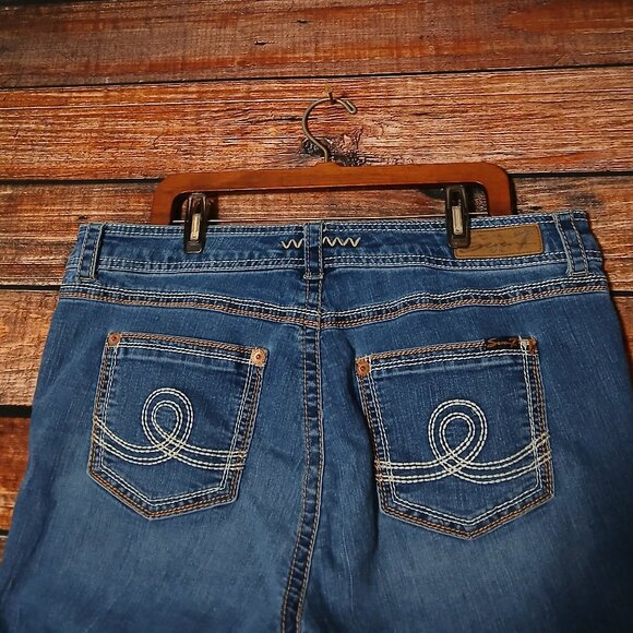 Seven 7 Capri Jeans Plus Size 18 Luxe Embroidered Blue Denim Stretch - Picture 5 of 10